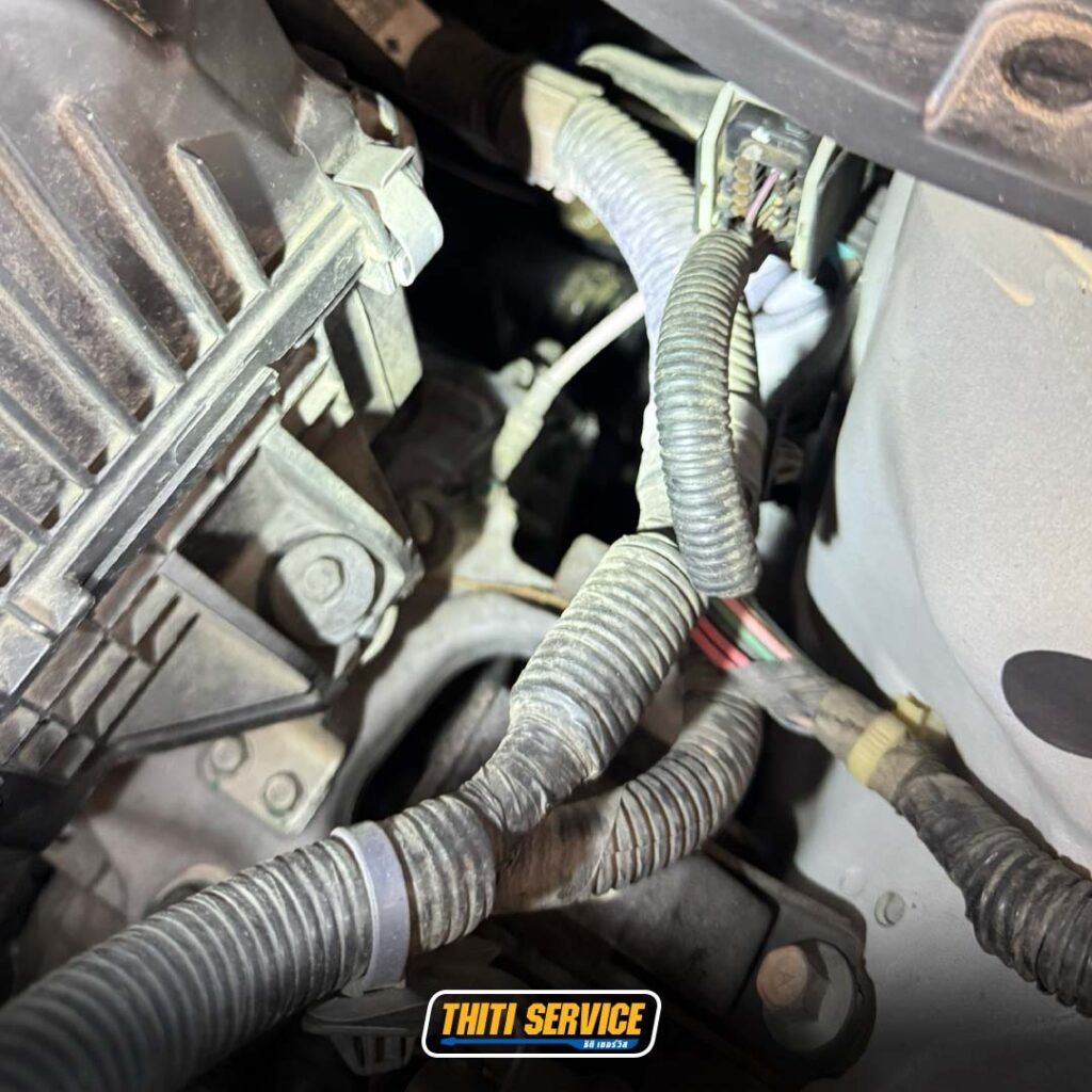 Honda-BRV-รถสั่นความเร็วสูง-เพลาขับดัง-เปลี่ยนยางกันฝุ่นเพลา-เติมน้ำมันเกียร์CVT-ThitiService-TS2569_0118-3