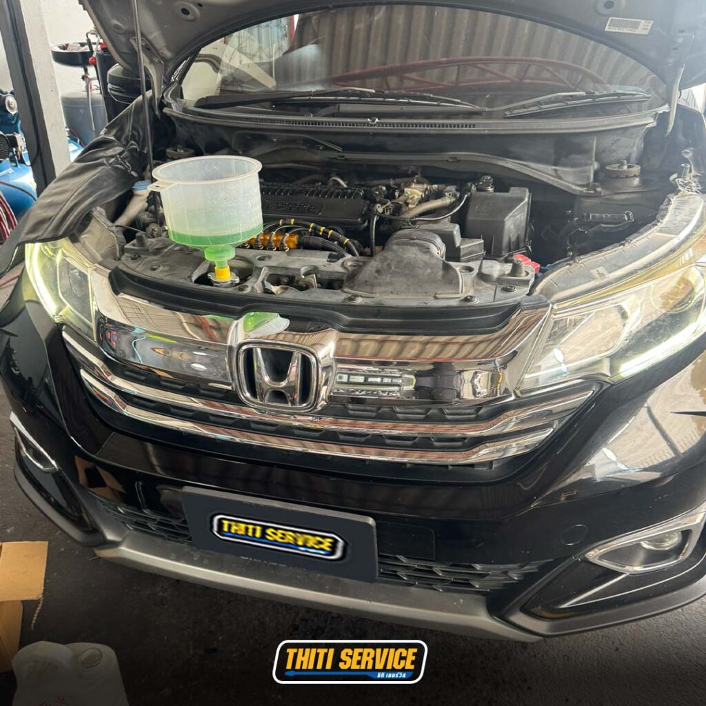 Honda-BRV-เปลี่ยนเพลาขับ ปีกนกหน้า และดูแลระบบหล่อเย็น-ThitiService-2-2