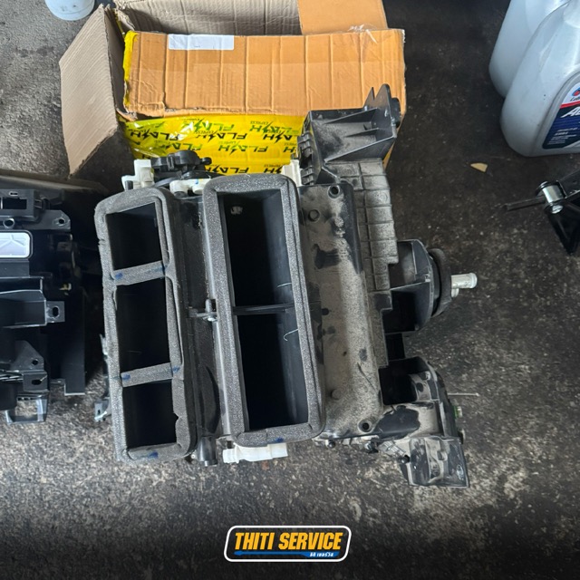 ธิติเซอร์วิส - อู่ซ่อมรถยนต์ กาญจนบุรี-MAZDA 2-อเตอร์พัดลมหม้อน้ำ-ถอดคอลโซลเปลี่ยนคอล์ยเย็ Medium 8