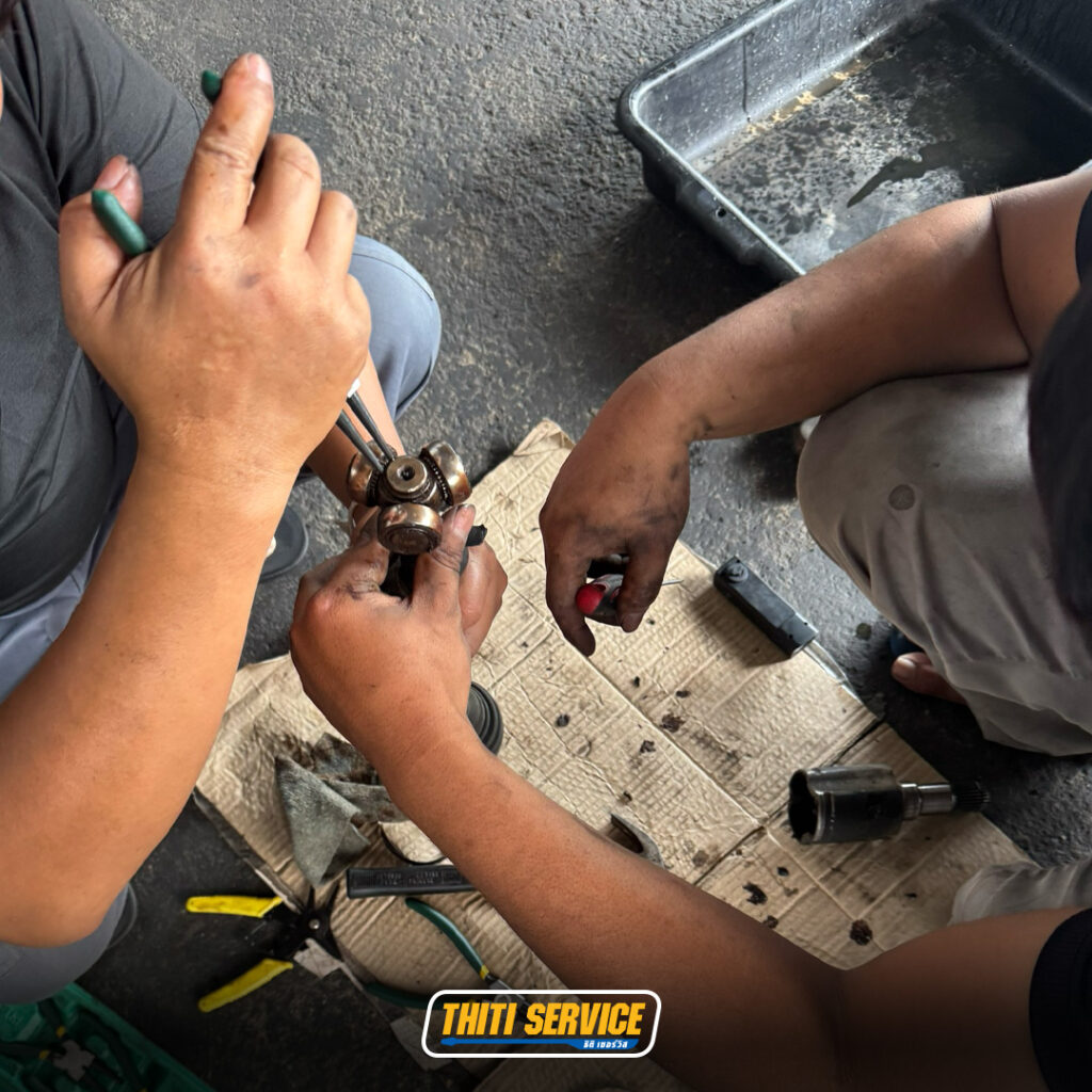 ธิติเซอร์วิส - อู่ซ่อมรถยนต์ กาญจนบุรี-หม้อน้ำ-ยางกันฝุ่นเพลาขับ-mazda2-2-4