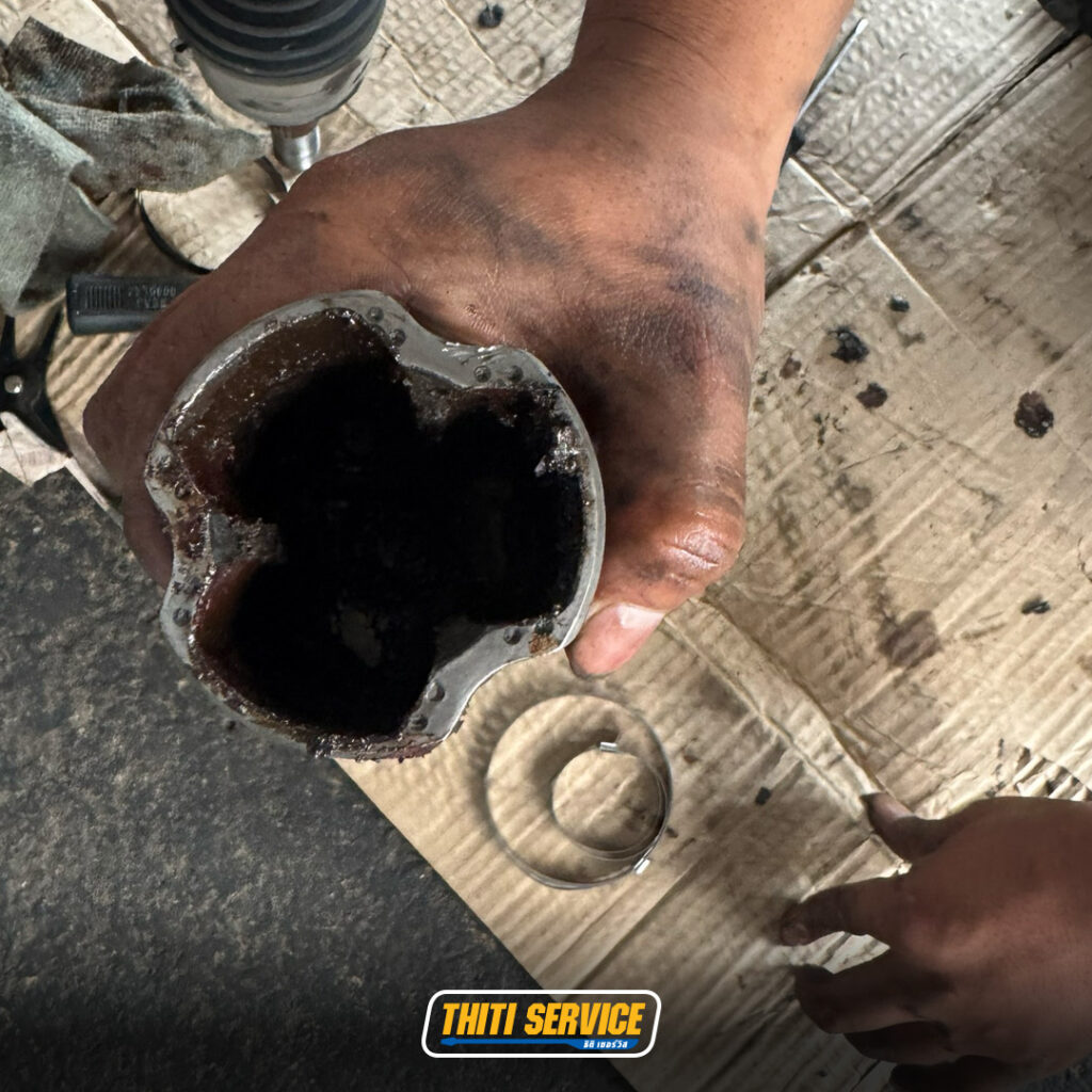ธิติเซอร์วิส - อู่ซ่อมรถยนต์ กาญจนบุรี-หม้อน้ำ-ยางกันฝุ่นเพลาขับ-mazda2-2-5